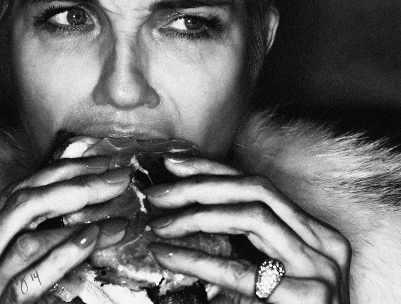 {"type"=>"root", "children"=>[{"type"=>"paragraph", "children"=>[{"type"=>"text", "value"=>"Ellen Barkin biting into a burger"}]}]}